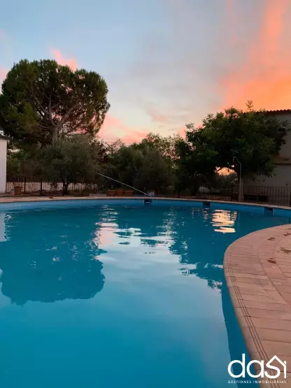 Chalet en Valdepeñas con Piscina y Amplia Parcela