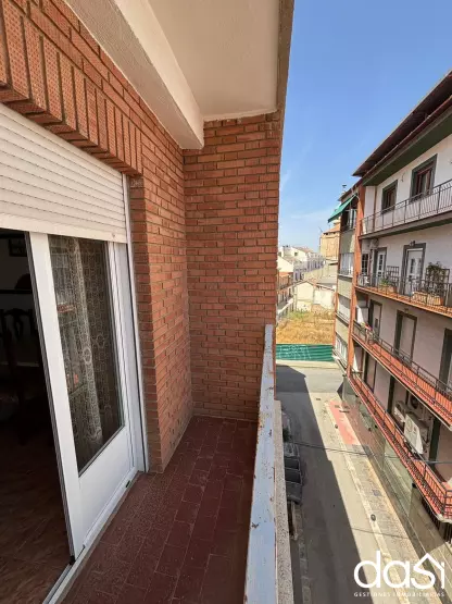 Estupendo piso gigante a 1 minuto de la plaza