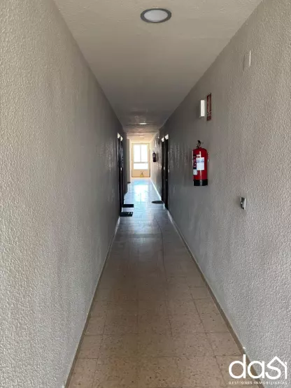 Se vende amplio piso en todo el centro de Valdepeñas - Foto 2