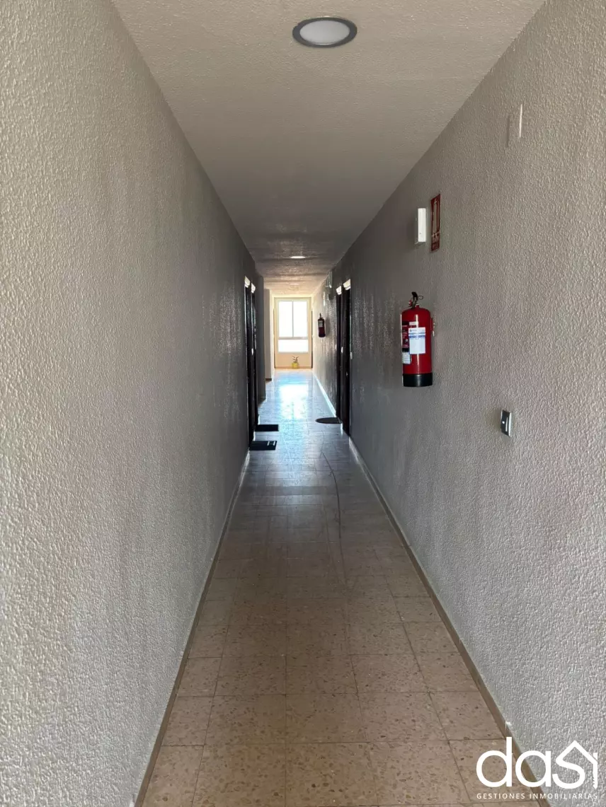 Piso en venta y alquiler en Valdepeñas - Foto 2
