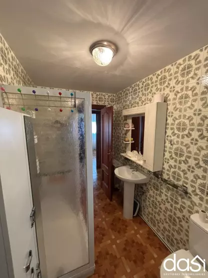 Se vende amplio piso en todo el centro de Valdepeñas - Foto 3