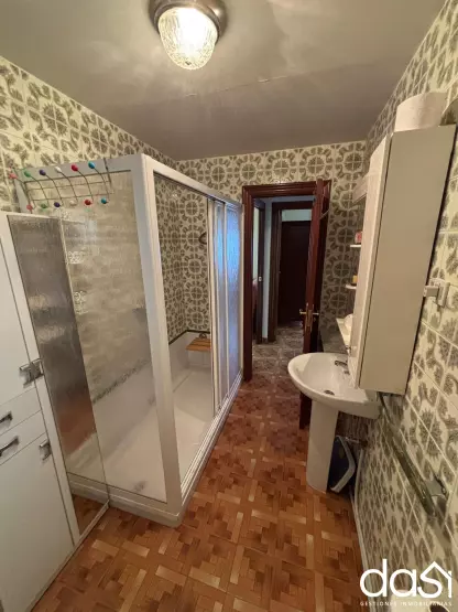 Se vende amplio piso en todo el centro de Valdepeñas - Foto 4