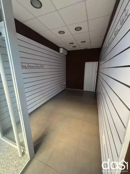 Se vende local comercial en Cuesta Palacios