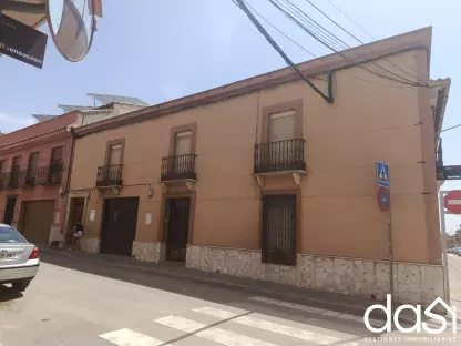 Se vende estupenda casa en el centro de Valdepeñas