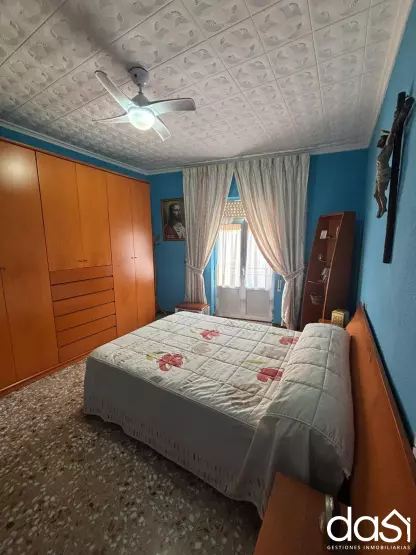 Se vende casa con cochera amplia céntrica