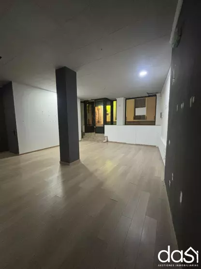 Se alquila local en Valdepeñas