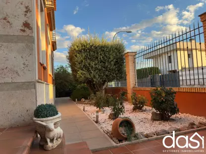 Espectacular casa en venta en Valdepeñas, cómoda y amplia - Foto 2
