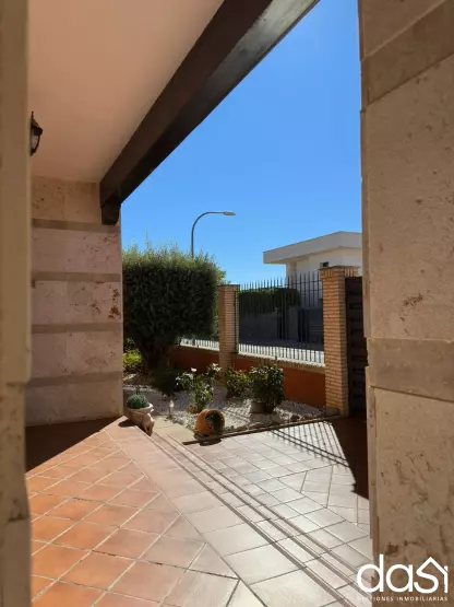 Espectacular casa en venta en Valdepeñas, cómoda y amplia - Foto 3