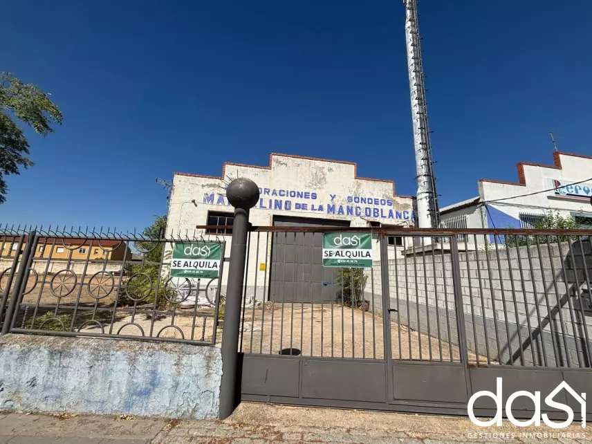 Nave industrial en alquiler en Valdepeñas - Foto 1
