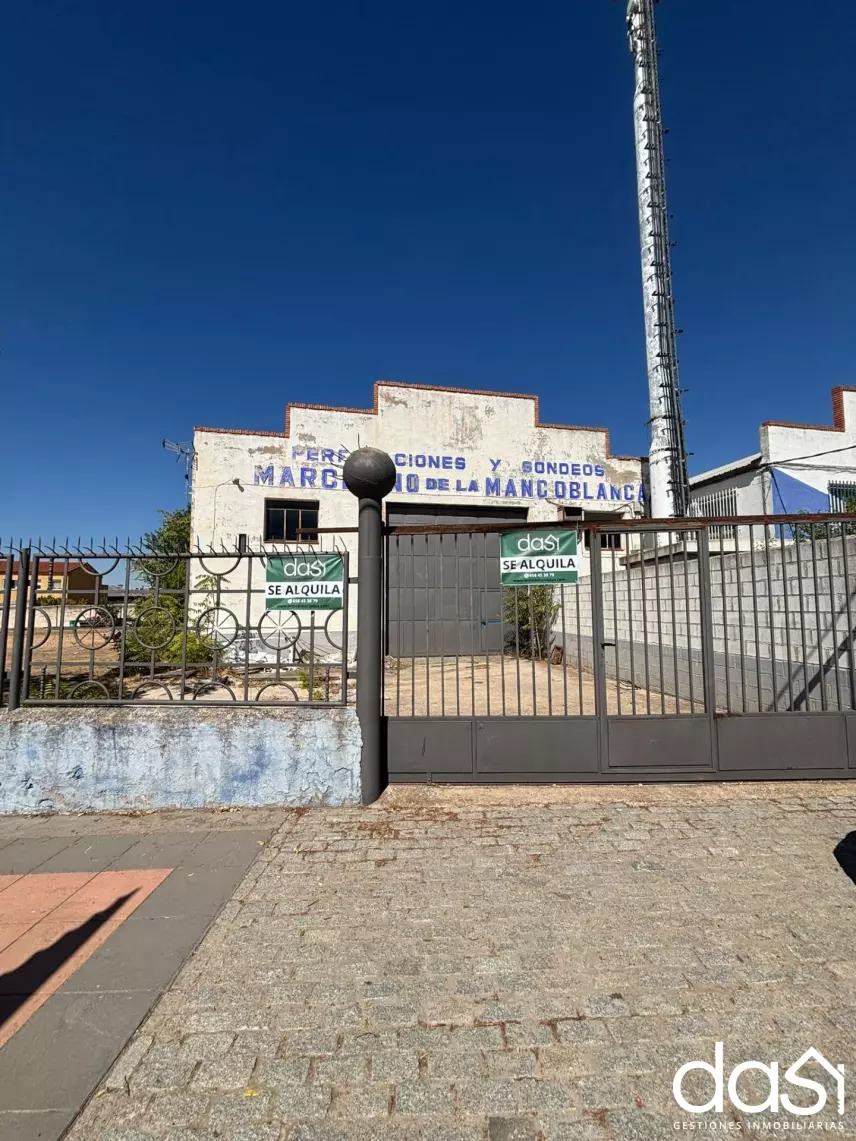 Nave industrial en alquiler en Valdepeñas - Foto 2