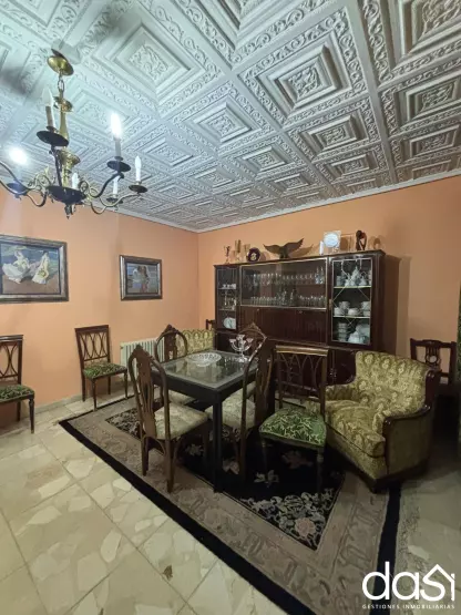 Vivienda con estancias amplias y grandes posibilidades - Foto 5