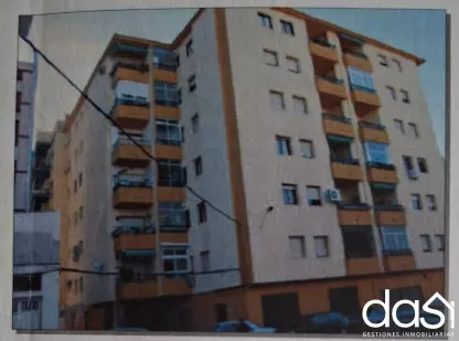 Vivienda tipo piso con estancias independientes y múltiples opciones - Foto 1