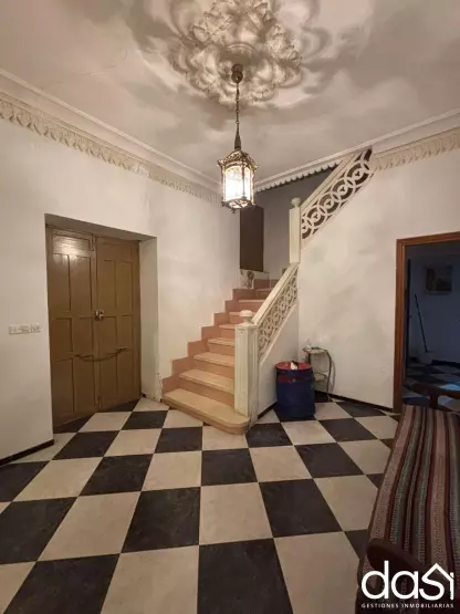 Gran propiedad residencial con amplios espacios en San Carlos Del Valle - Foto 1