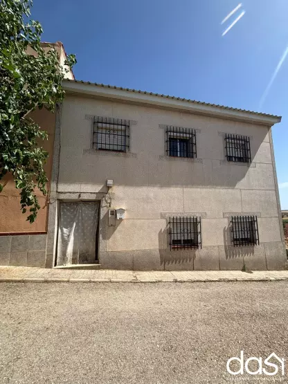 Casa unifamiliar con gran potencial y opción de ampliación - Foto 1