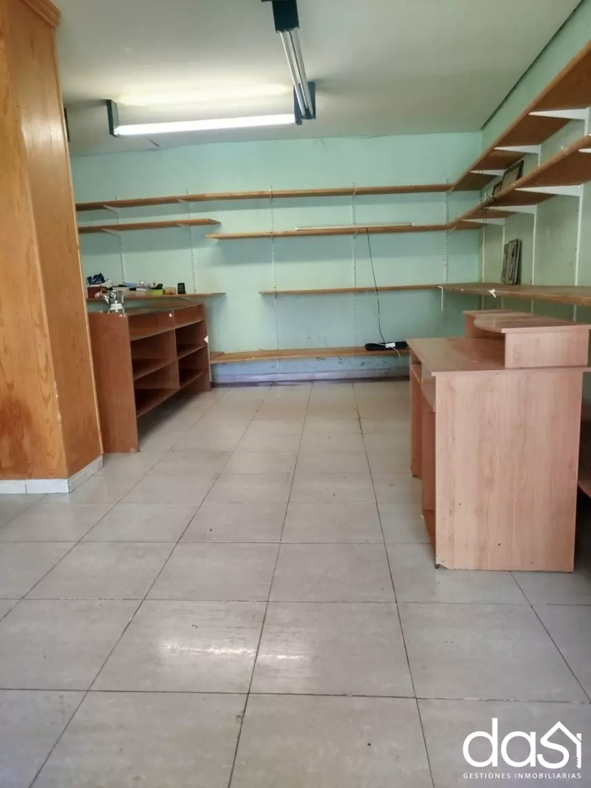 Local comercial en venta en Valdepeñas - Foto 2