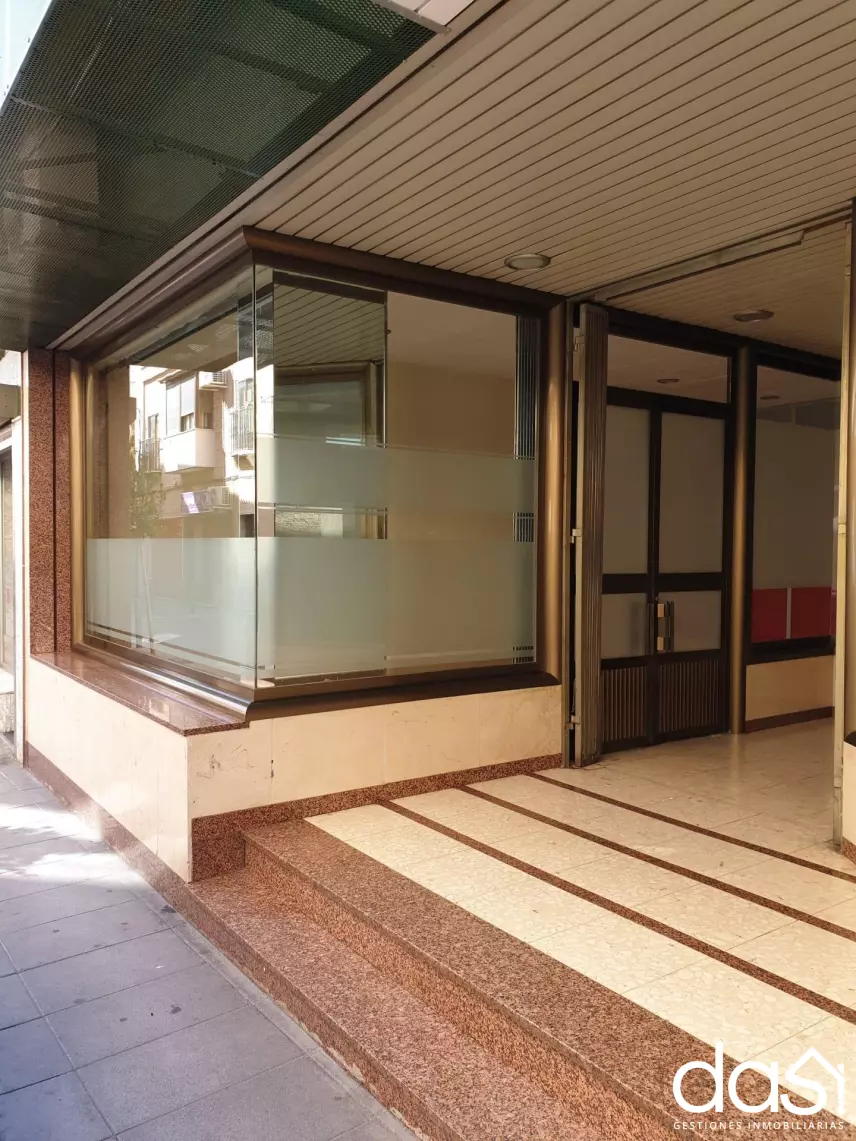 Local comercial en venta en Valdepeñas - Foto 1