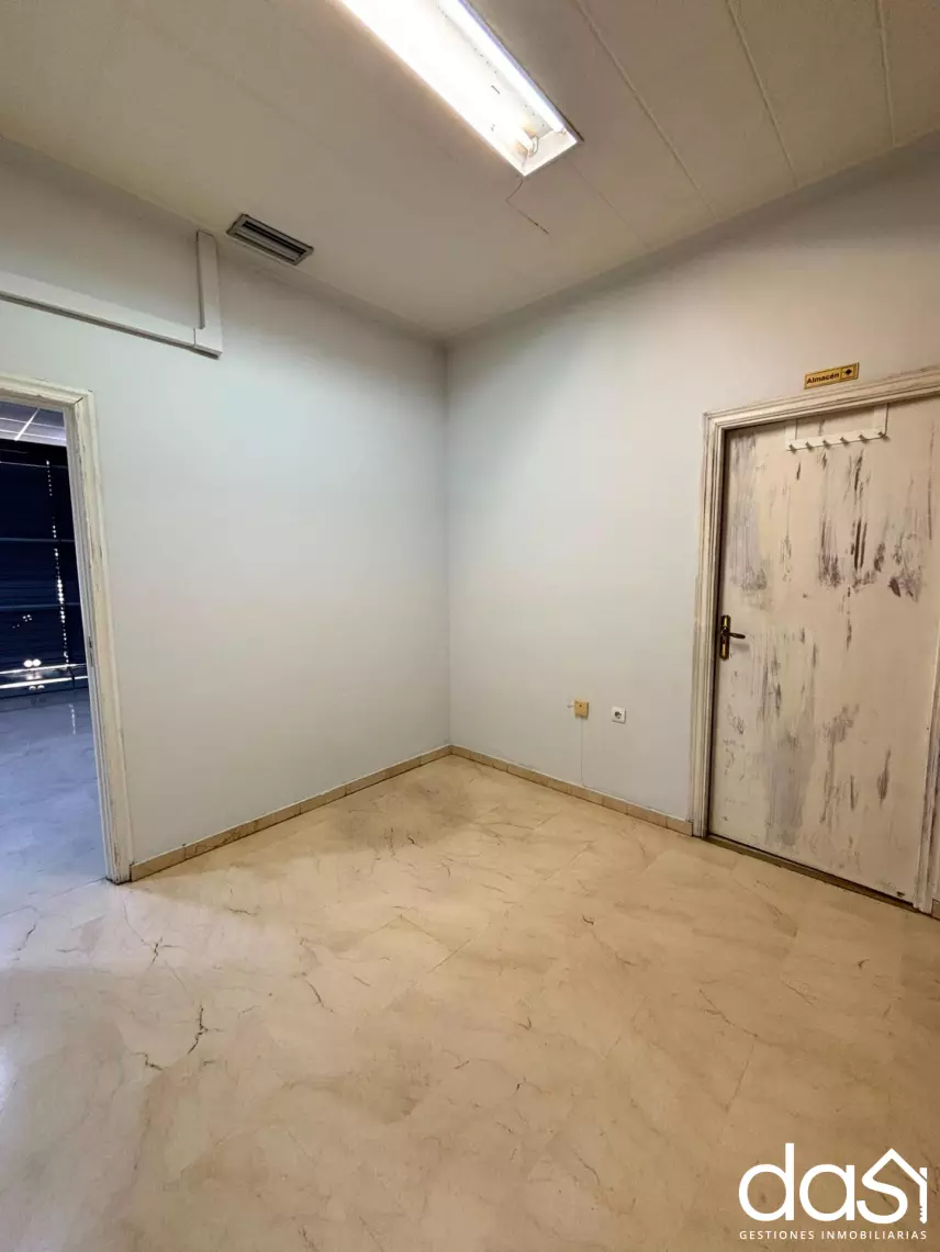 Local comercial en venta en Valdepeñas - Foto 11