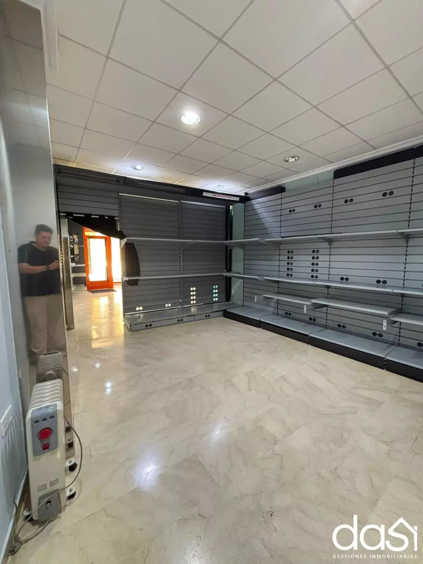 Local comercial en venta en Valdepeñas - Foto 6