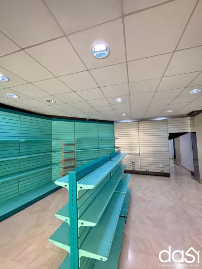 Local comercial con alquiler con opción a compra - Foto 1