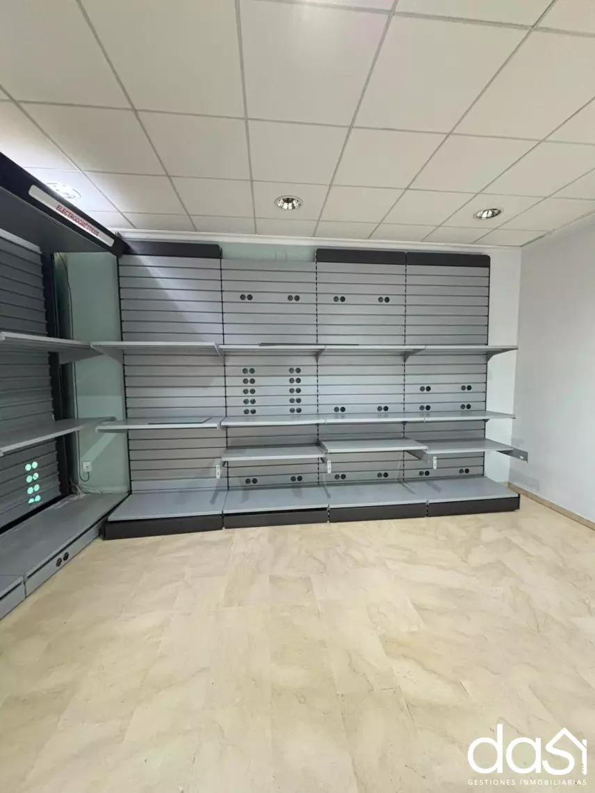 Local comercial en alquiler en Valdepeñas - Foto 6