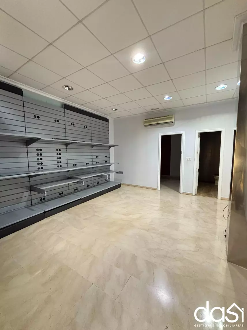 Local comercial en alquiler en Valdepeñas - Foto 7