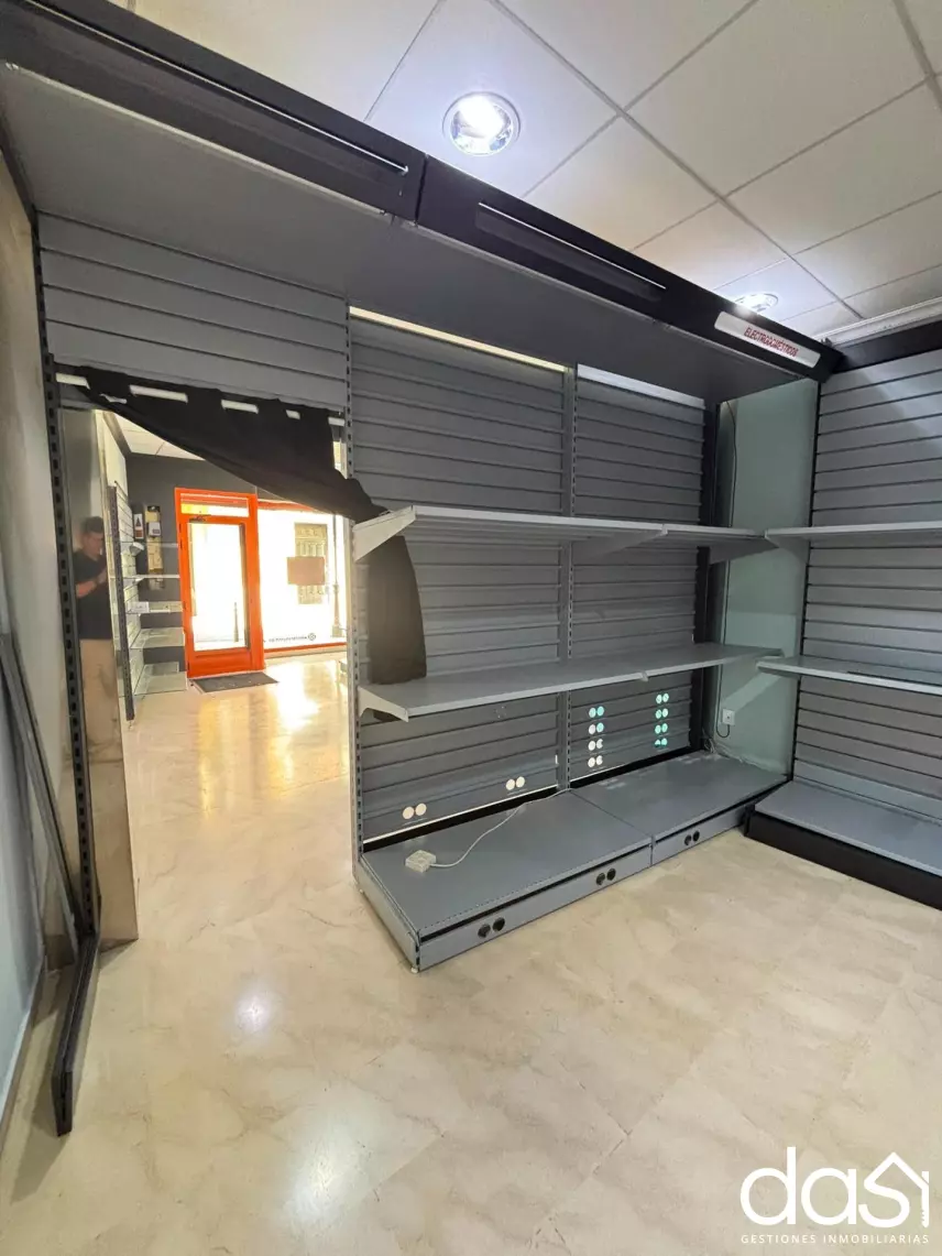 Local comercial en alquiler en Valdepeñas - Foto 9
