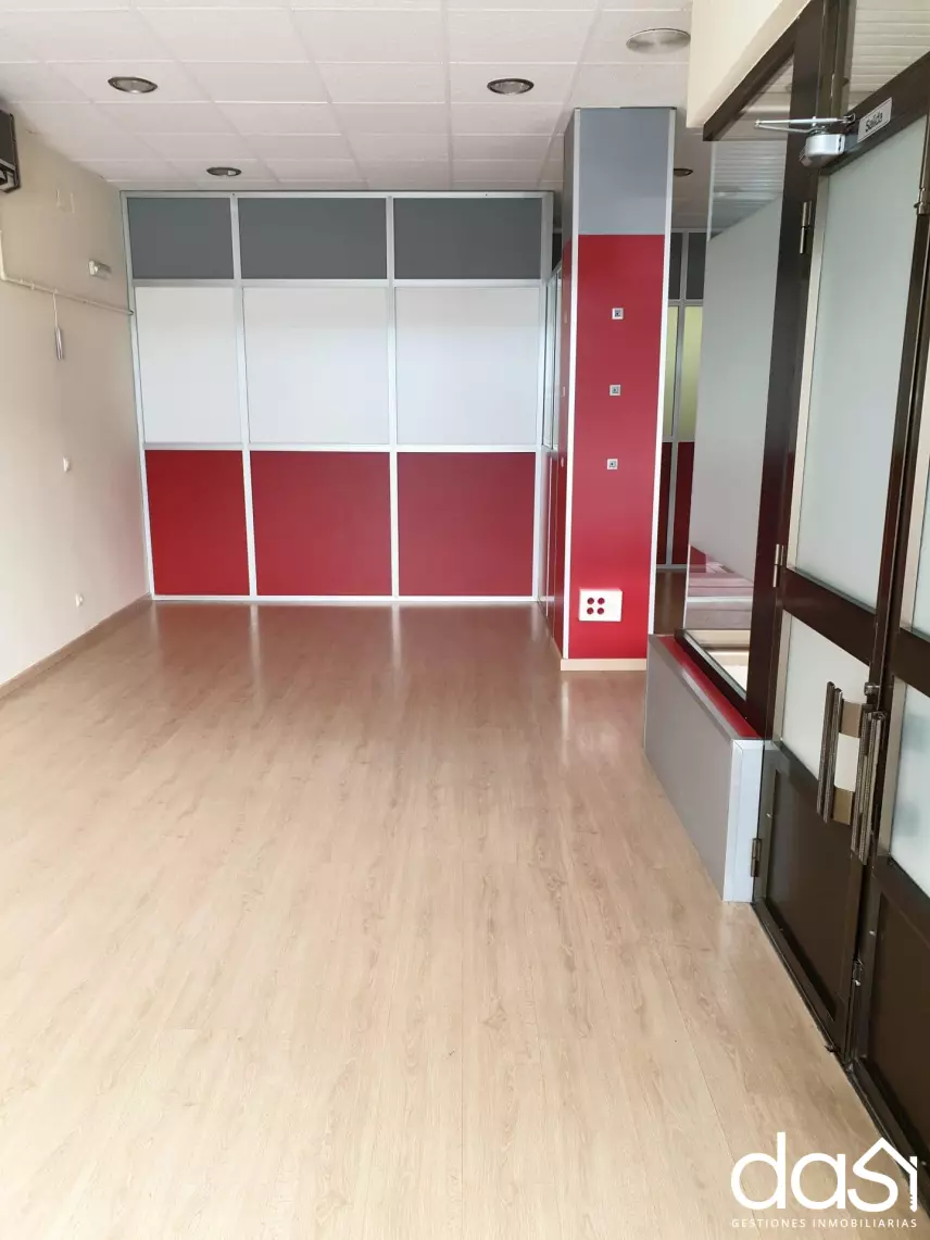Local comercial en alquiler en Valdepeñas - Foto 6