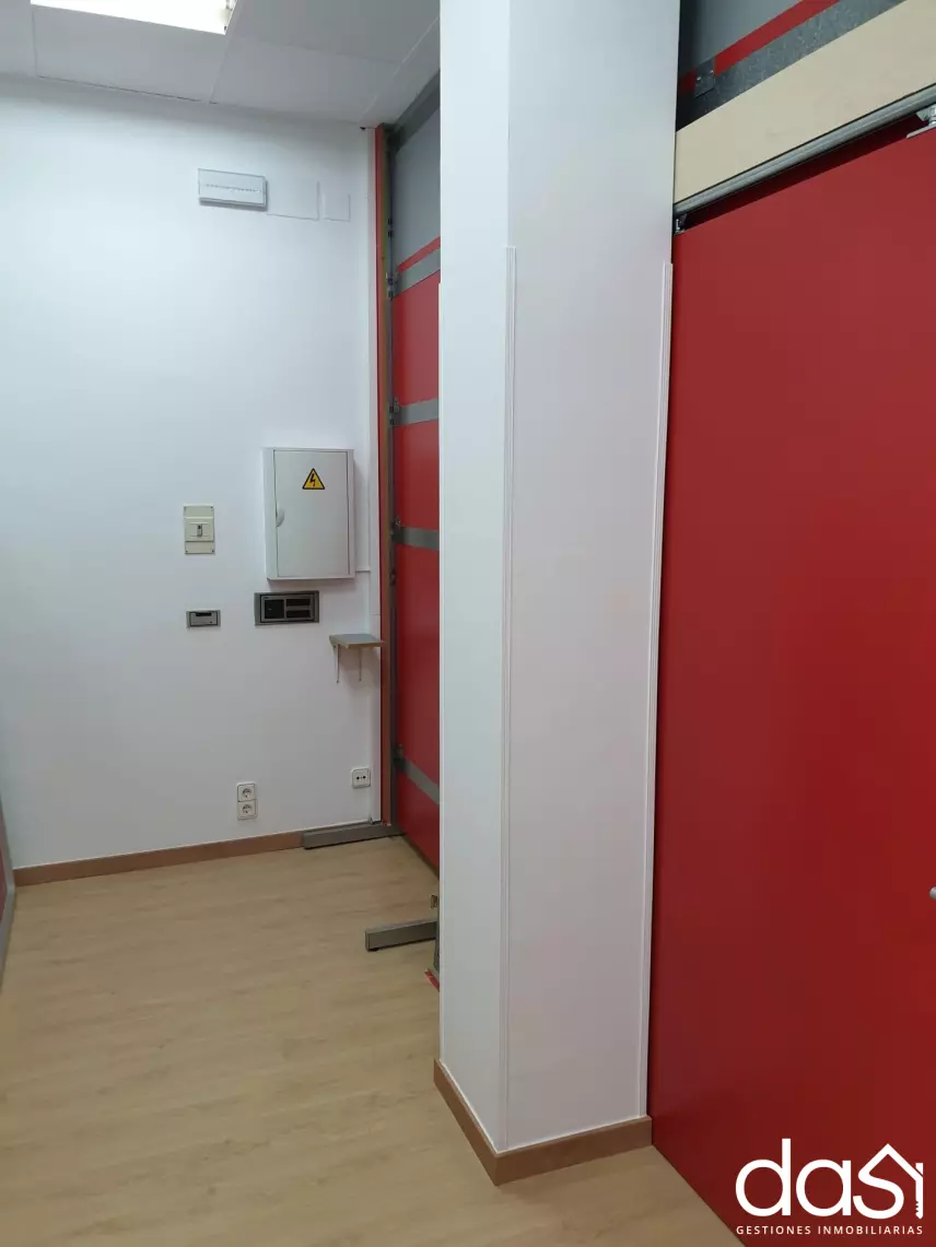 Local comercial en alquiler en Valdepeñas - Foto 7