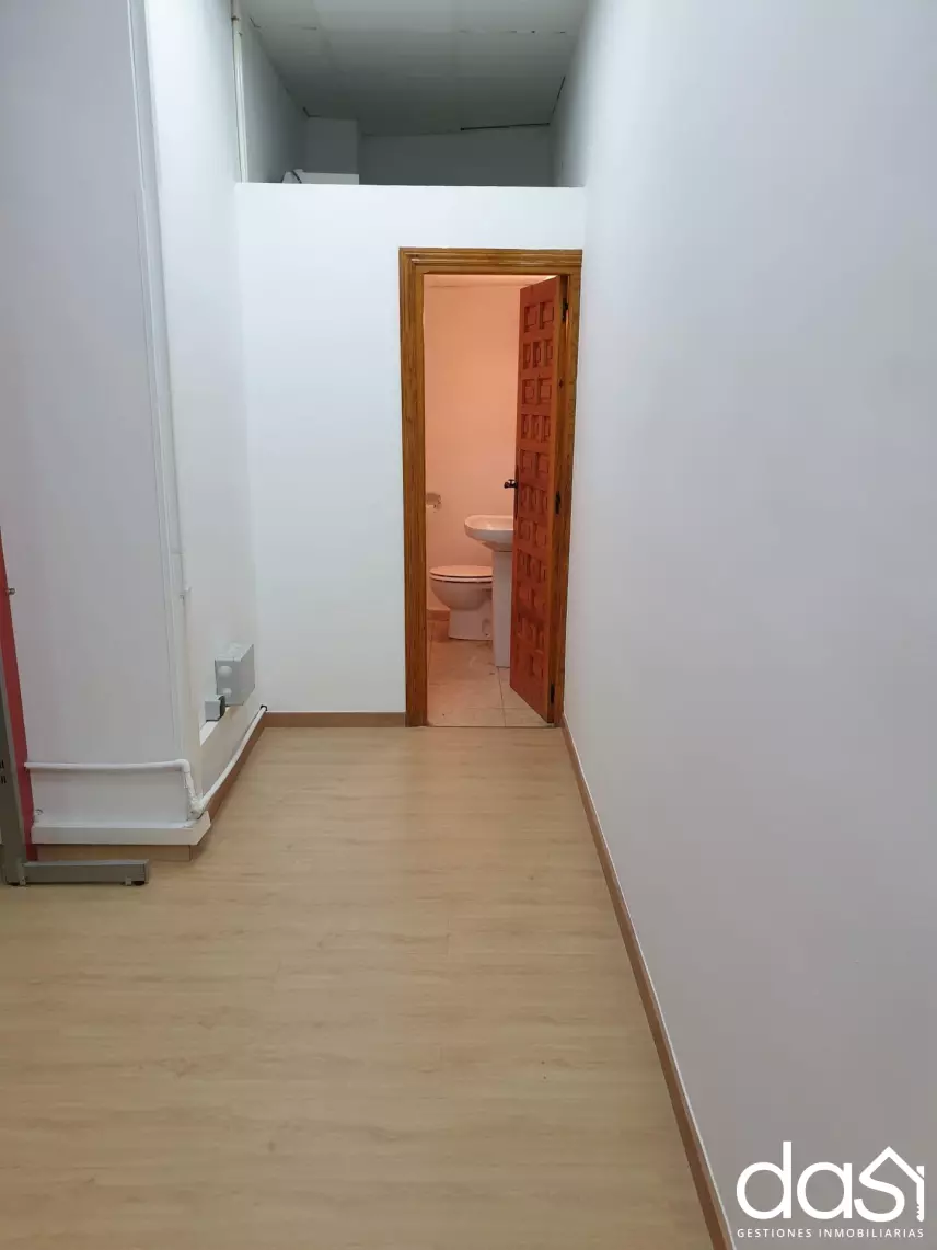 Local comercial en alquiler en Valdepeñas - Foto 8