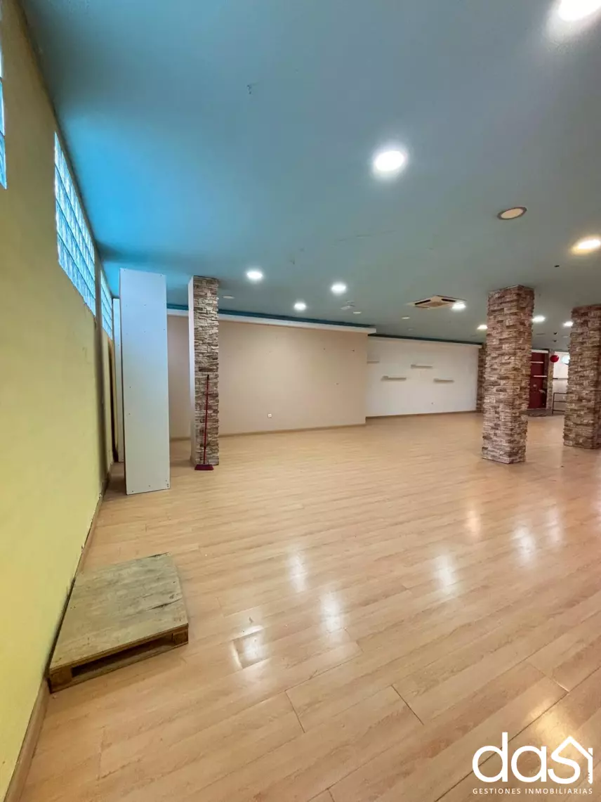 Local comercial en alquiler en Valdepeñas - Foto 12