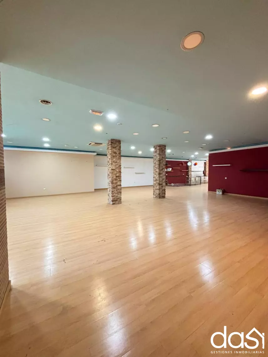 Local comercial en alquiler en Valdepeñas - Foto 14