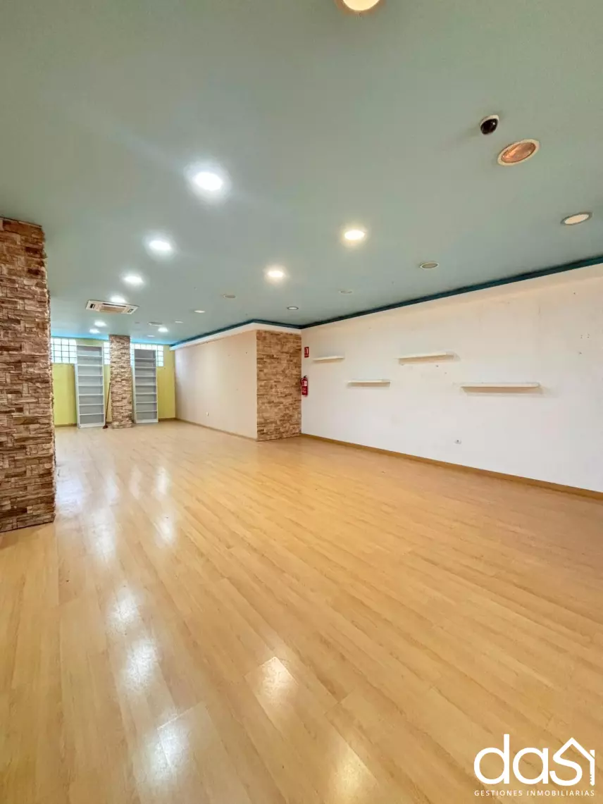Local comercial en venta en Valdepeñas - Foto 11