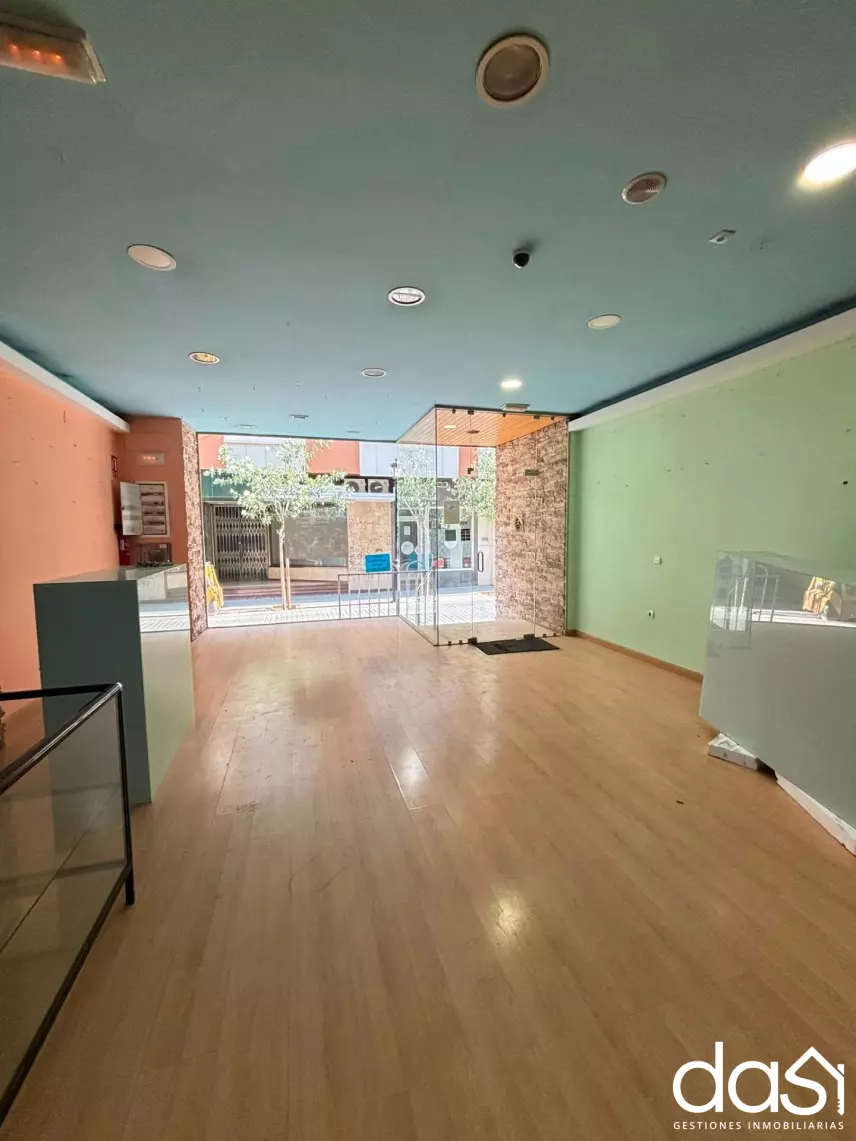 Local comercial en venta en Valdepeñas - Foto 12