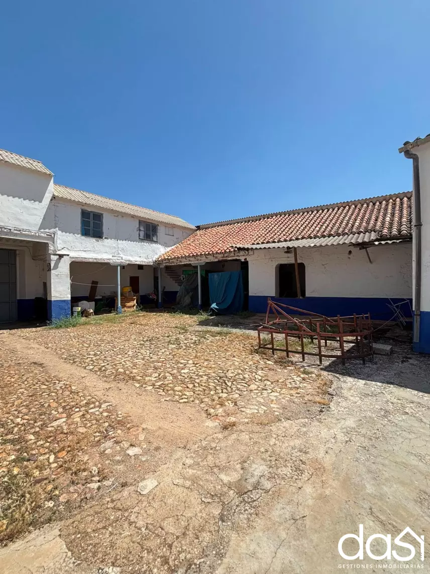 Terreno industrial en venta en Valdepeñas - Foto 2