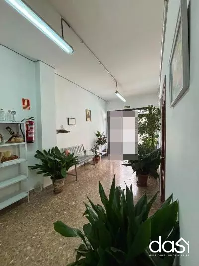 Amplio local en planta baja con excelente potencial de adaptación - Foto 3