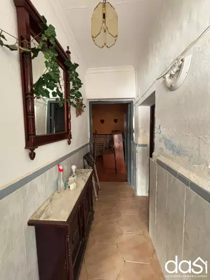Casa de pueblo tradicional con patio interior - Foto 1