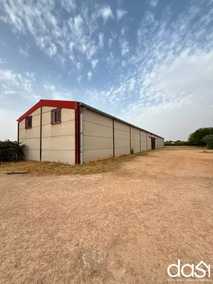 Venta de Nave a 1 km de Valdepeñas - Foto 1