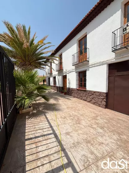 Oportunidad en Campo de Montiel: gran vivienda con patio - Foto 2