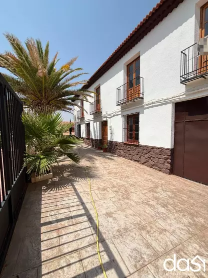 Oportunidad en Campo de Montiel: gran vivienda con patio - Foto 3