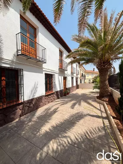 Oportunidad en Campo de Montiel: gran vivienda con patio - Foto 5
