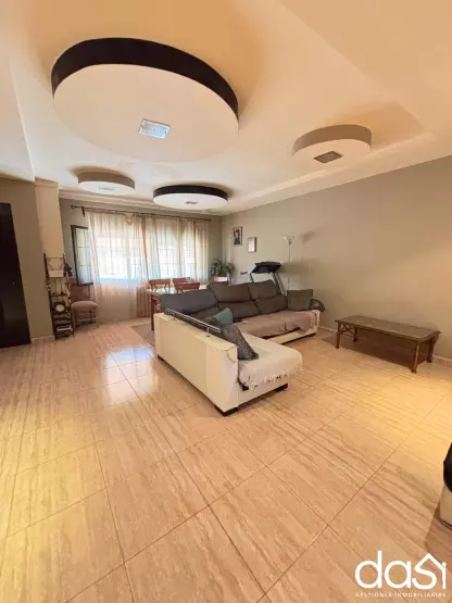 Estupenda vivienda del año 2008 con grandes calidades - Foto 5