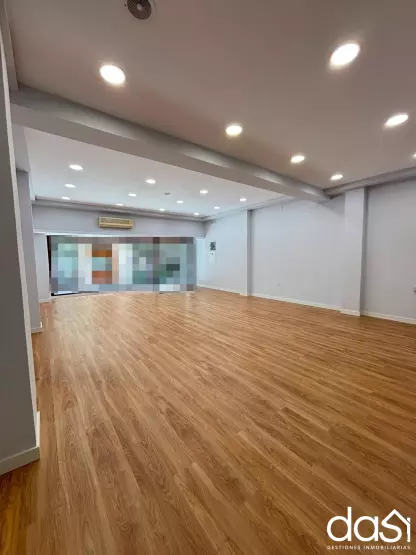 Local comercial diáfano con aire acondicionado y baño - Foto 1