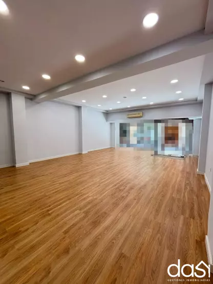 Local comercial diáfano con aire acondicionado y baño - Foto 2