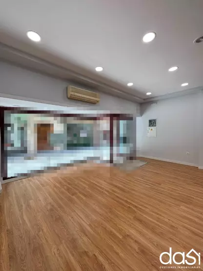 Local comercial diáfano con aire acondicionado y baño - Foto 4