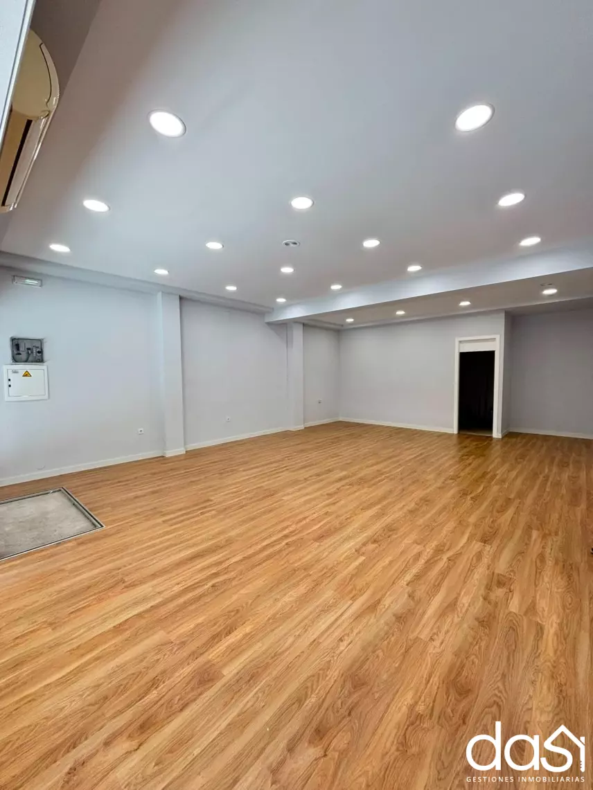 Local comercial en alquiler en Valdepeñas - Foto 6