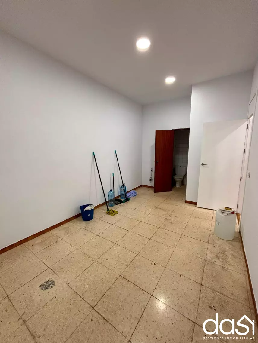 Local comercial en alquiler en Valdepeñas - Foto 7
