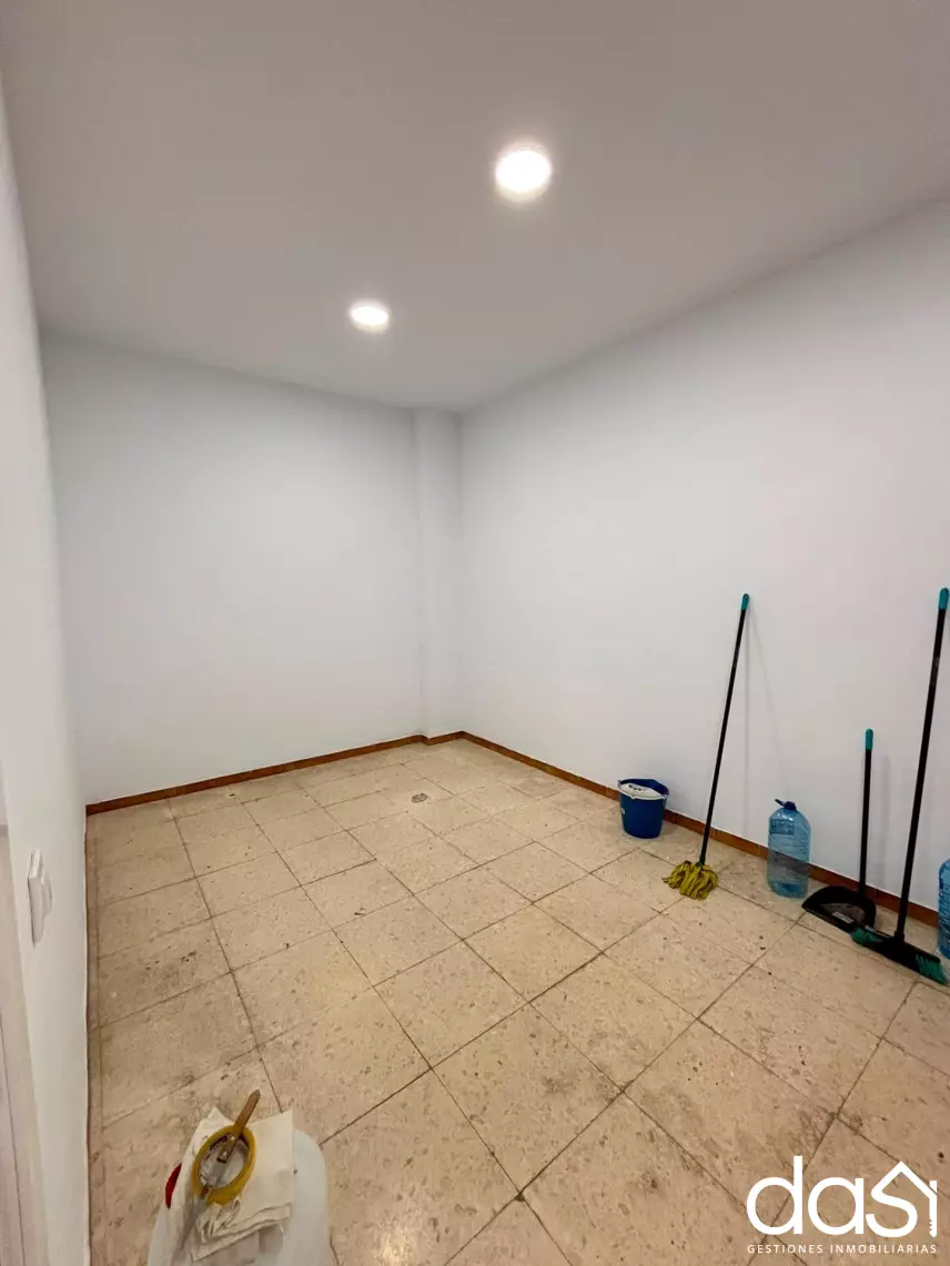 Local comercial en alquiler en Valdepeñas - Foto 8