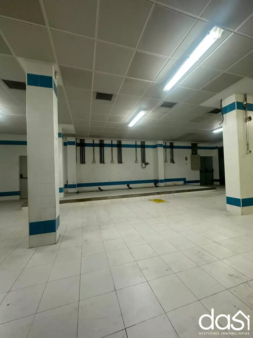 Local comercial en alquiler en Valdepeñas - Foto 3