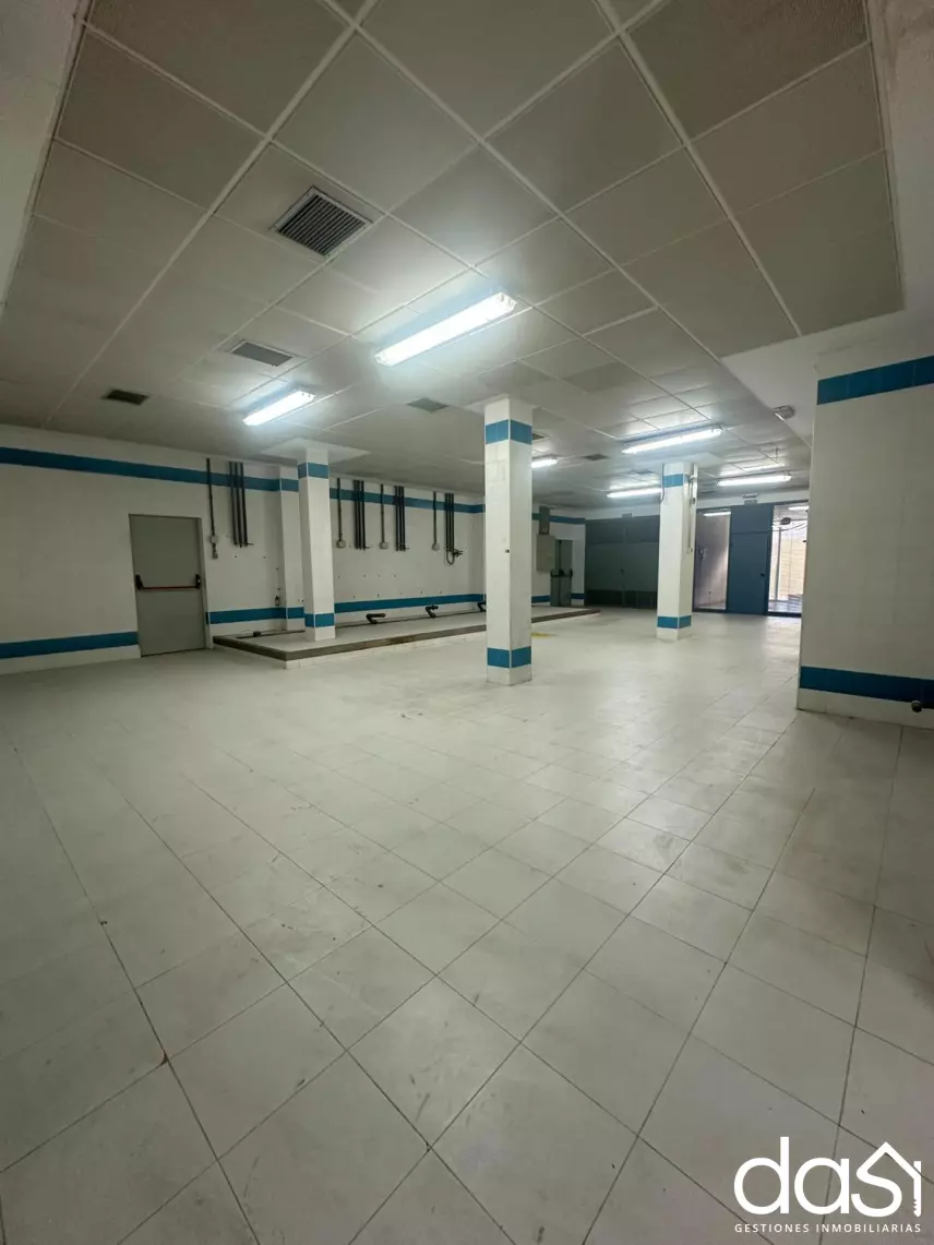 Local comercial en alquiler en Valdepeñas - Foto 9