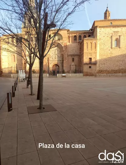 Venta de Casa emblemática en la Plaza de Manzanares. - Foto 3